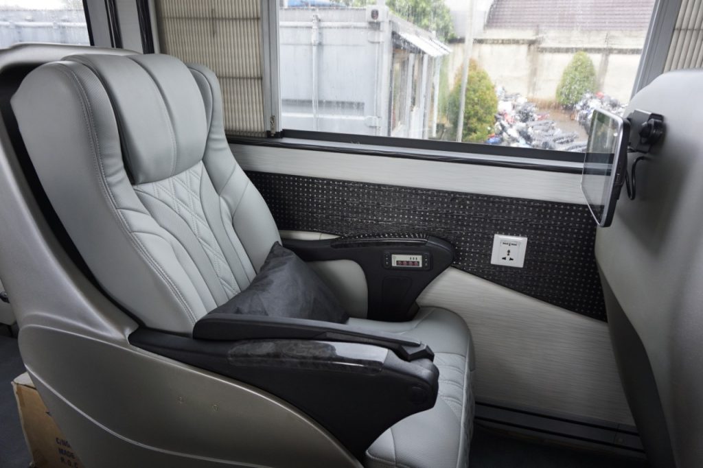 bus-mewah-trac-seat2