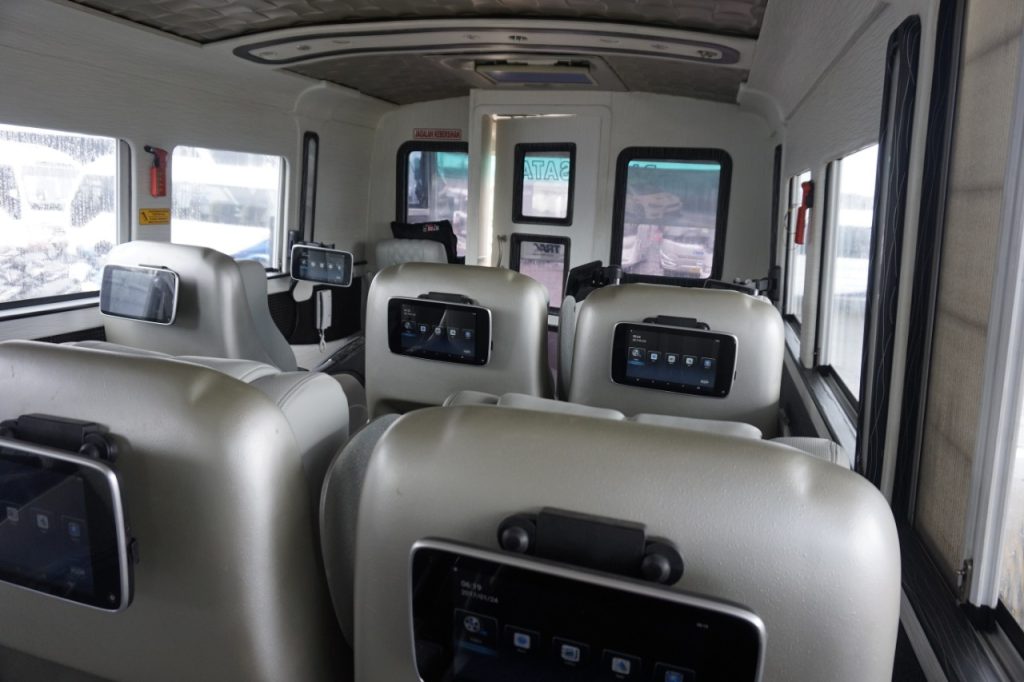 Bus Mewah TRAC