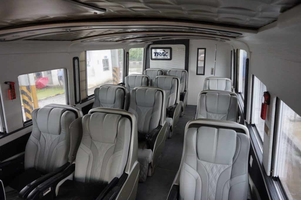Bus Mewah TRAC