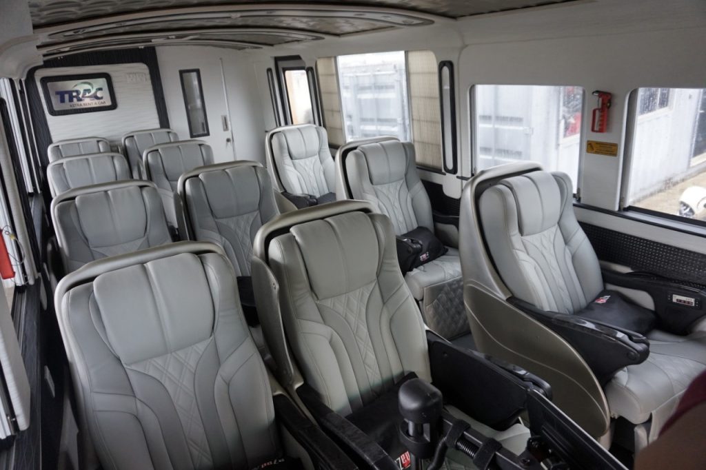Bus Mewah TRAC