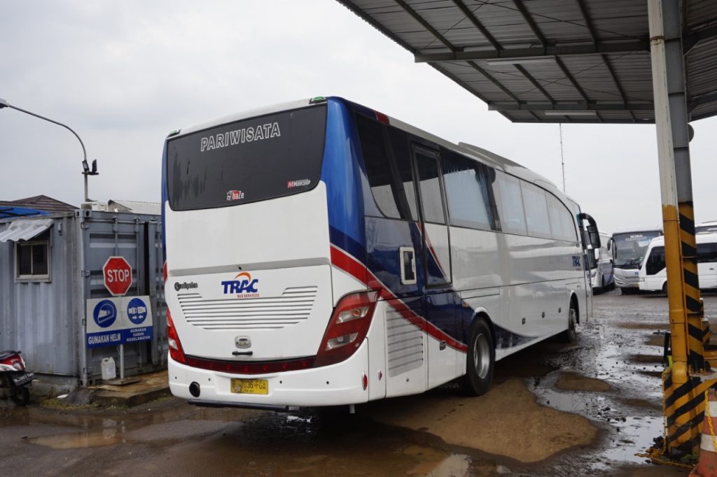 Bus Mewah TRAC